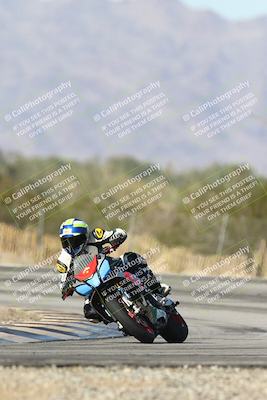 media/Dec-01-2025-Moto Forza (Mon) [[2daa91e15f]]/2-Intermediate Group/Session 3 (Turn 3)/